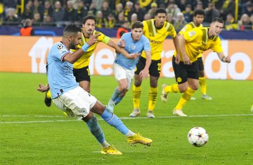 Manchester City đấu với Fulham