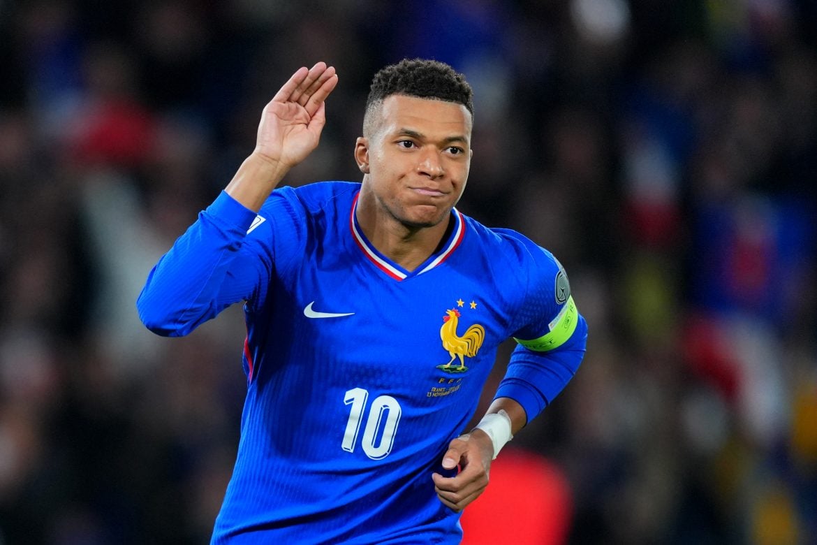 Truyền thông Pháp: Mbappé dính 