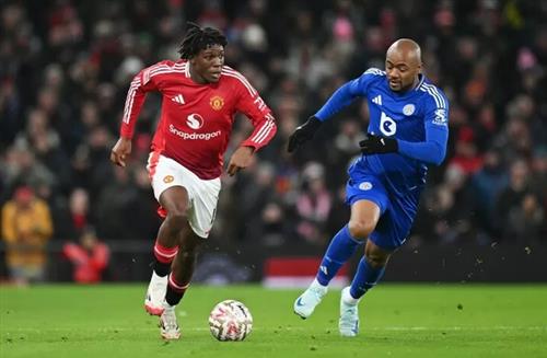 Leicester City đấu với Manchester United
