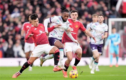 Manchester United đấu với Bournemouth